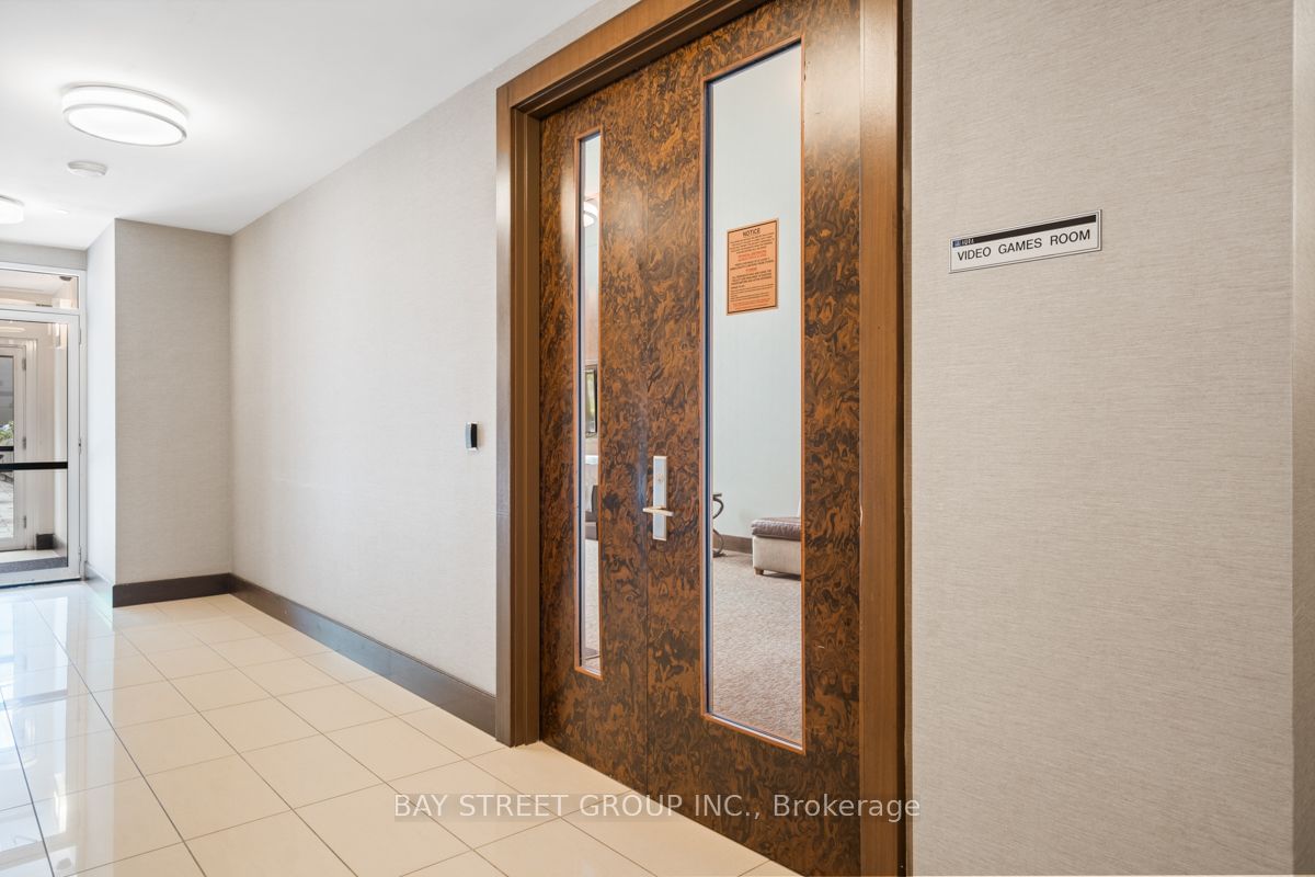 386 Yonge St, unit 5709 for rent - image #37