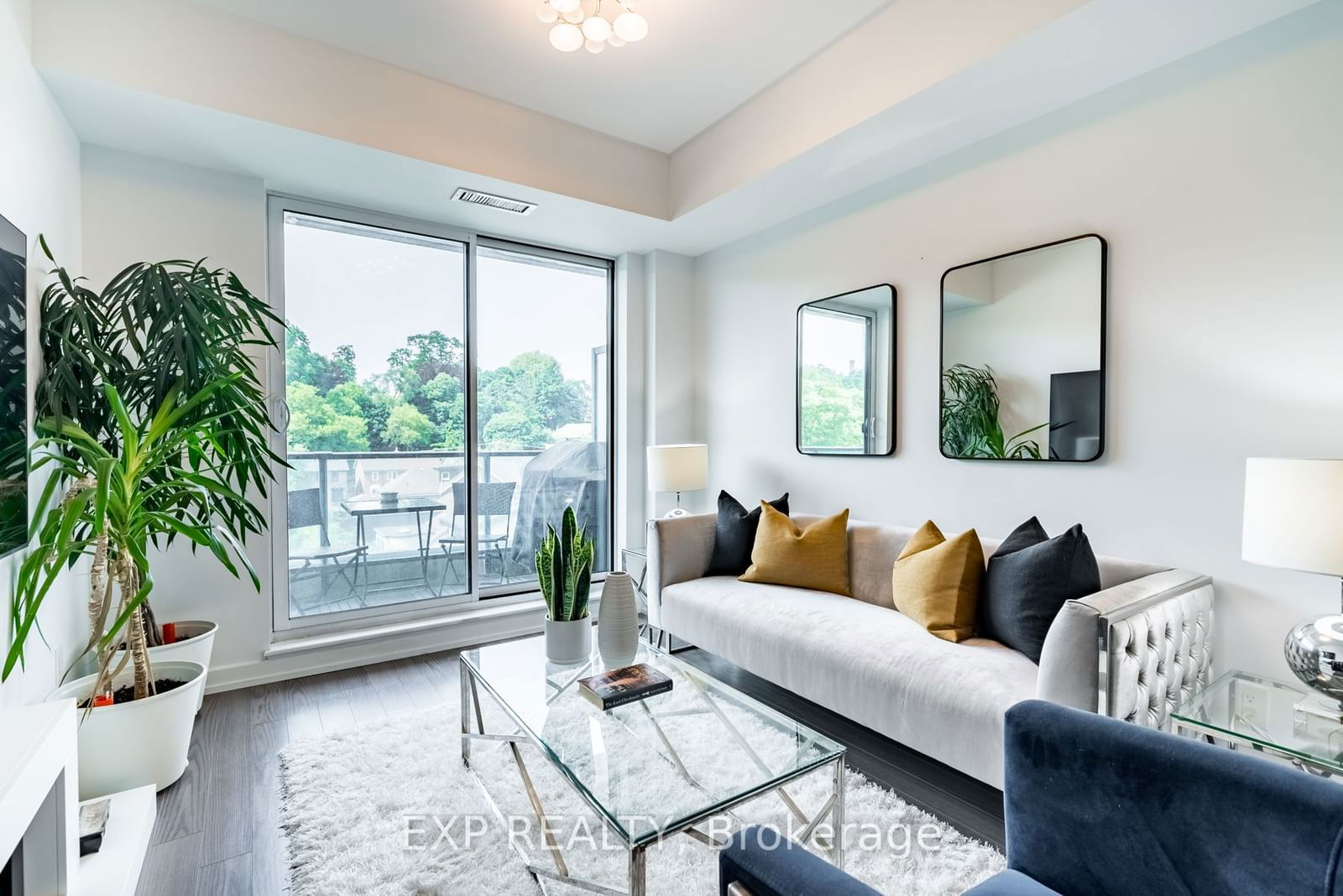 377 Madison Ave, unit 611 for sale - image #6