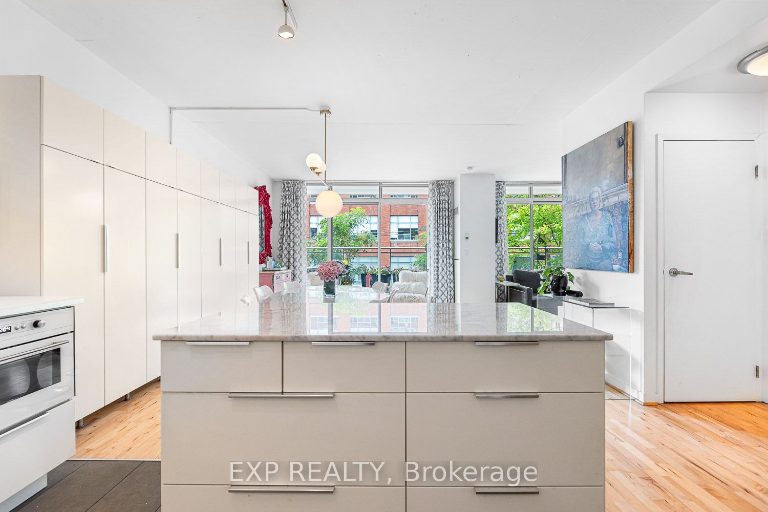 301 Markham St, unit 203 for sale - image #10