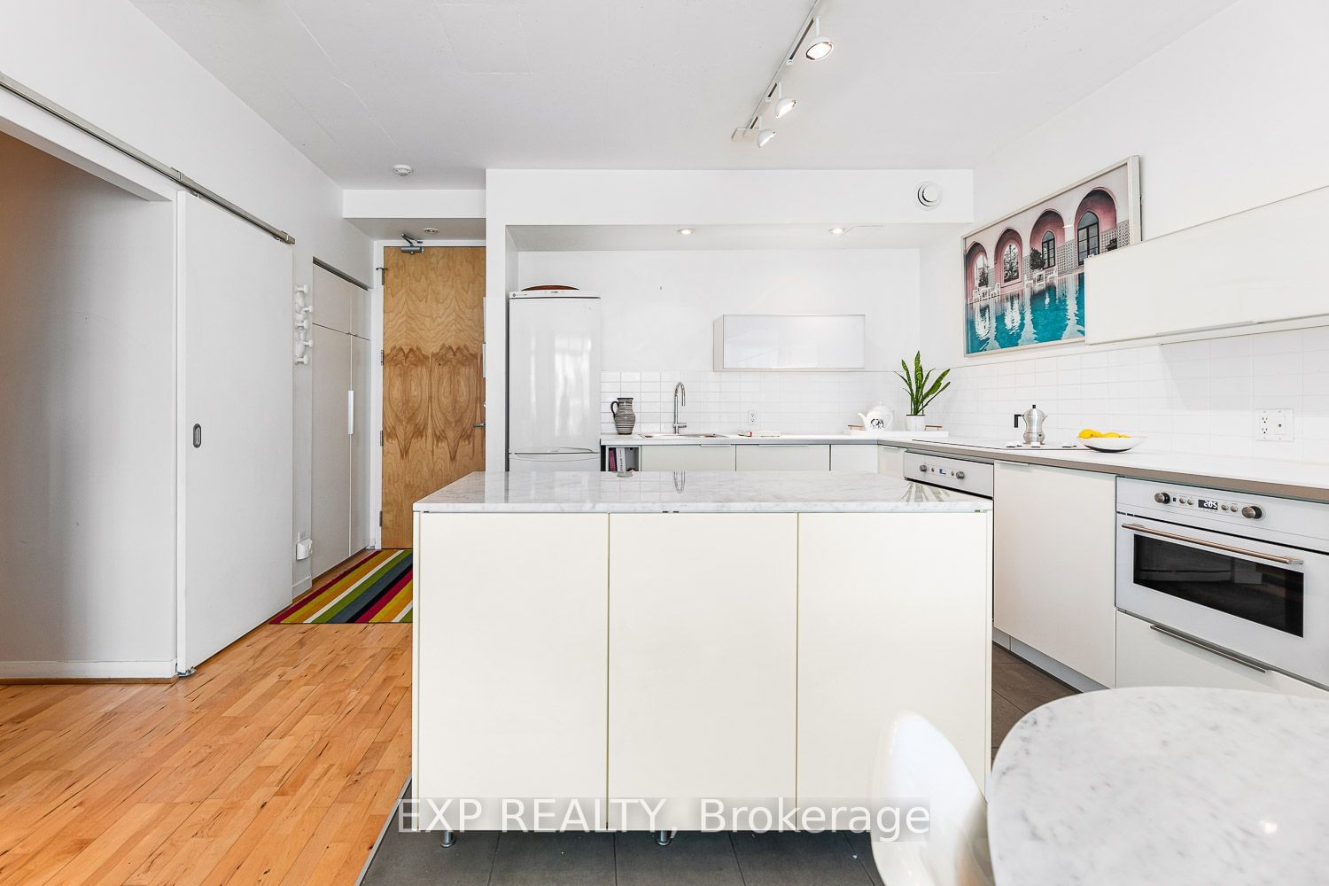 301 Markham St, unit 203 for sale - image #13