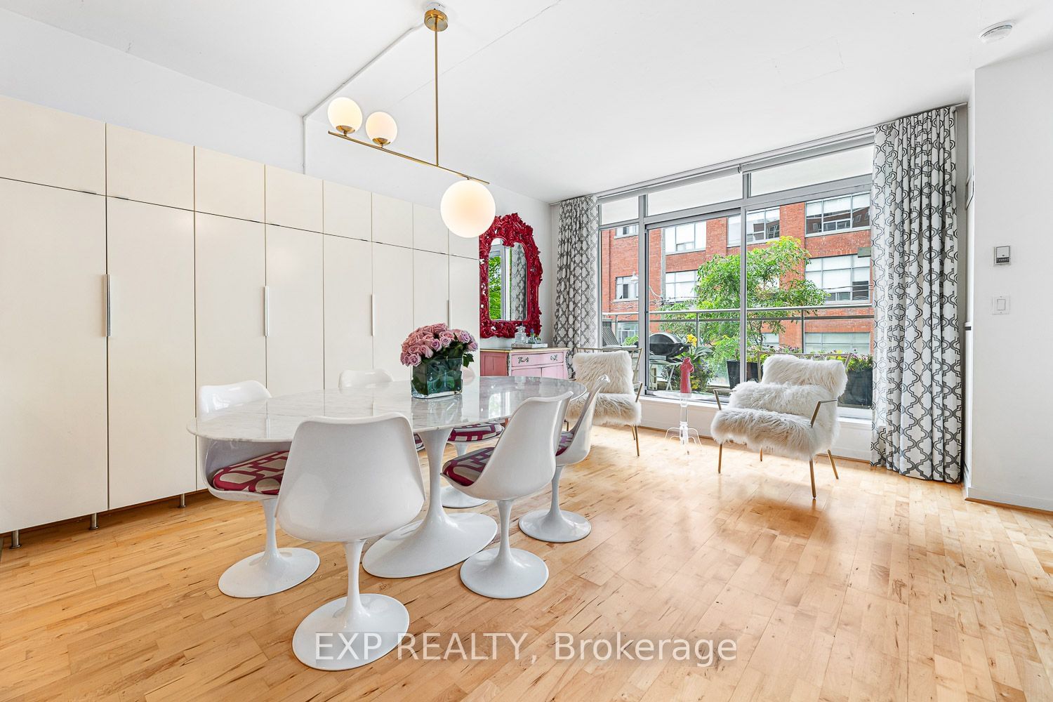 301 Markham St, unit 203 for sale - image #14