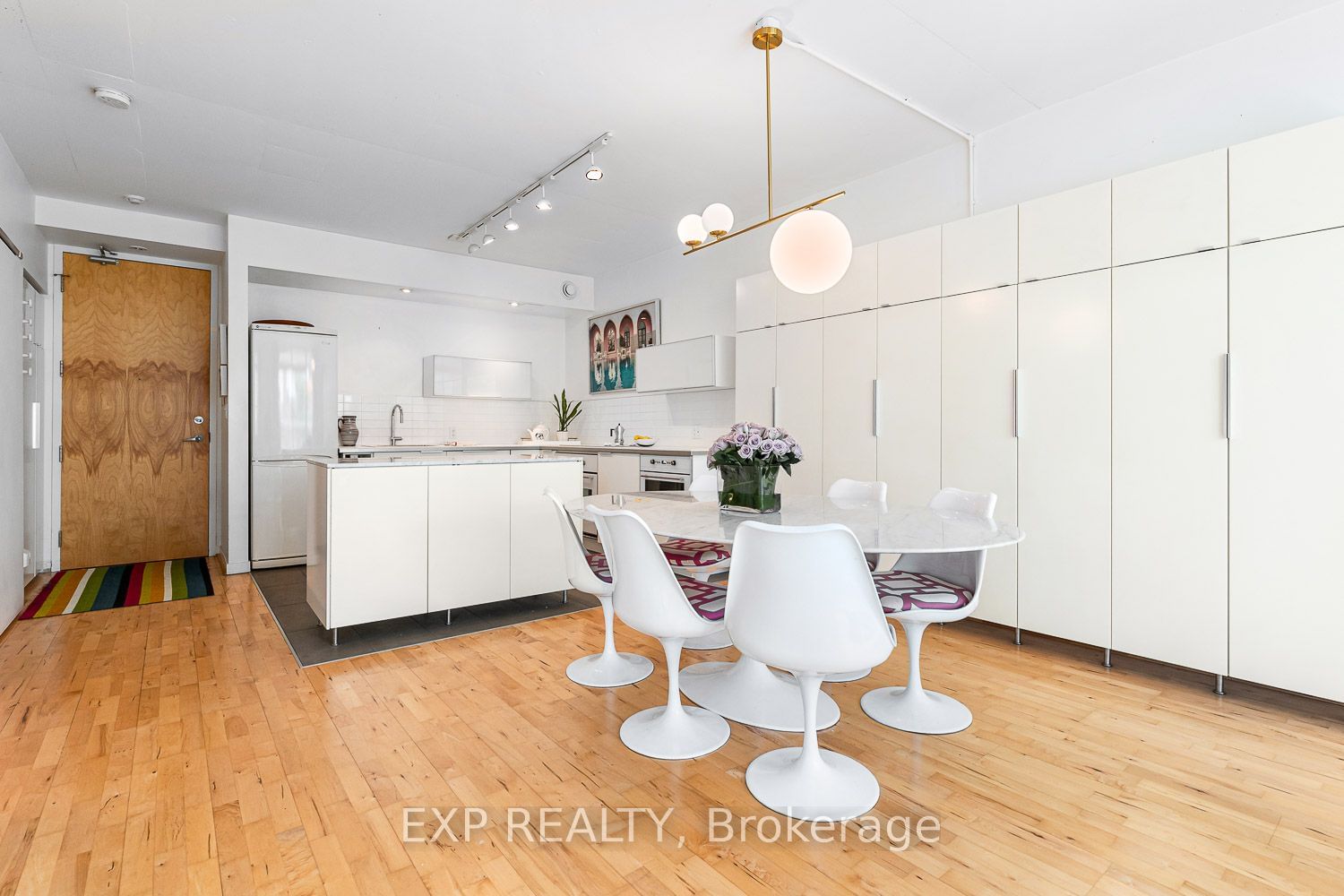 301 Markham St, unit 203 for sale - image #16