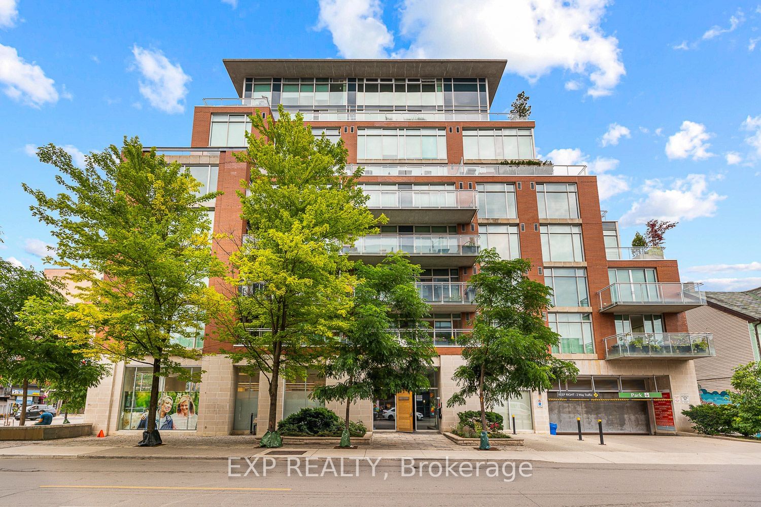 301 Markham St, unit 203 for sale - image #2