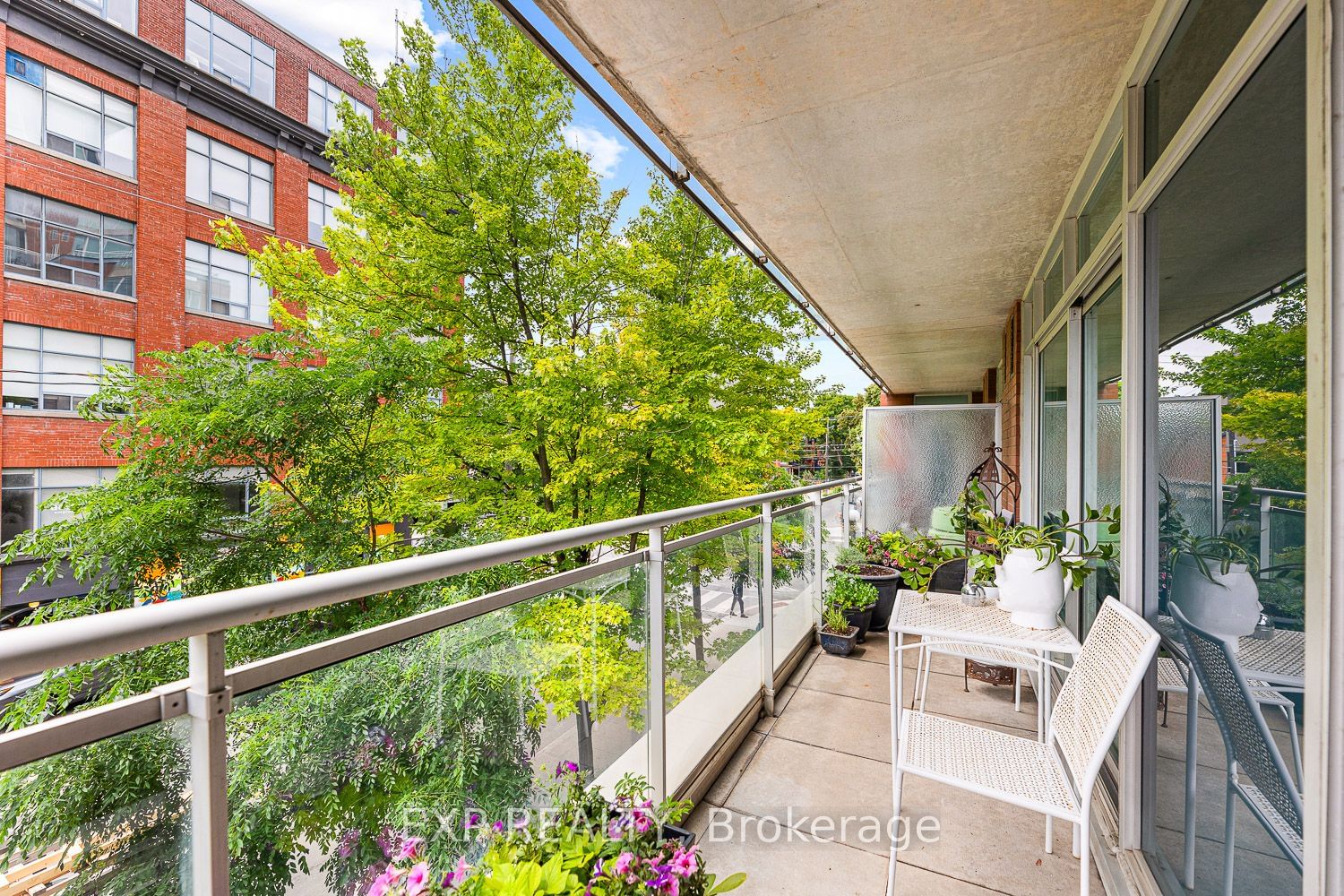 301 Markham St, unit 203 for sale - image #26