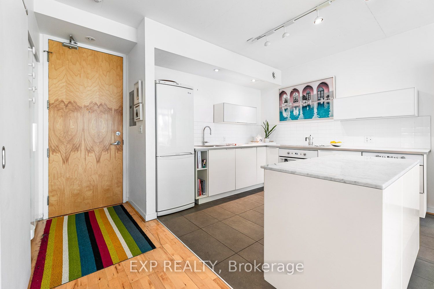 301 Markham St, unit 203 for sale - image #7