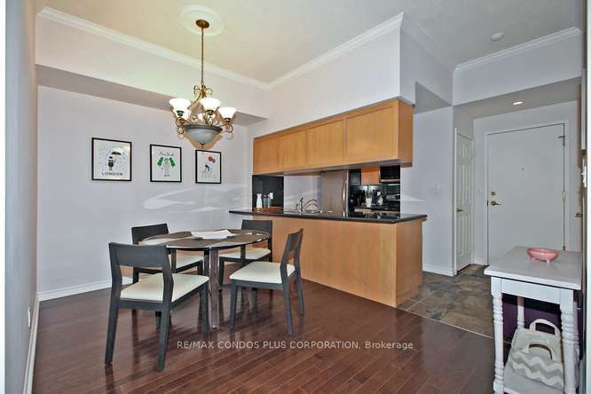 168 Simcoe St, unit 820 for rent - image #20