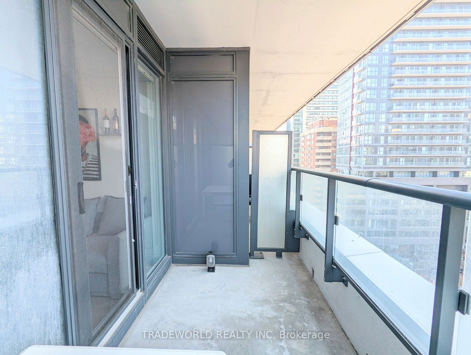 251 Jarvis St, unit 932 for rent - image #16