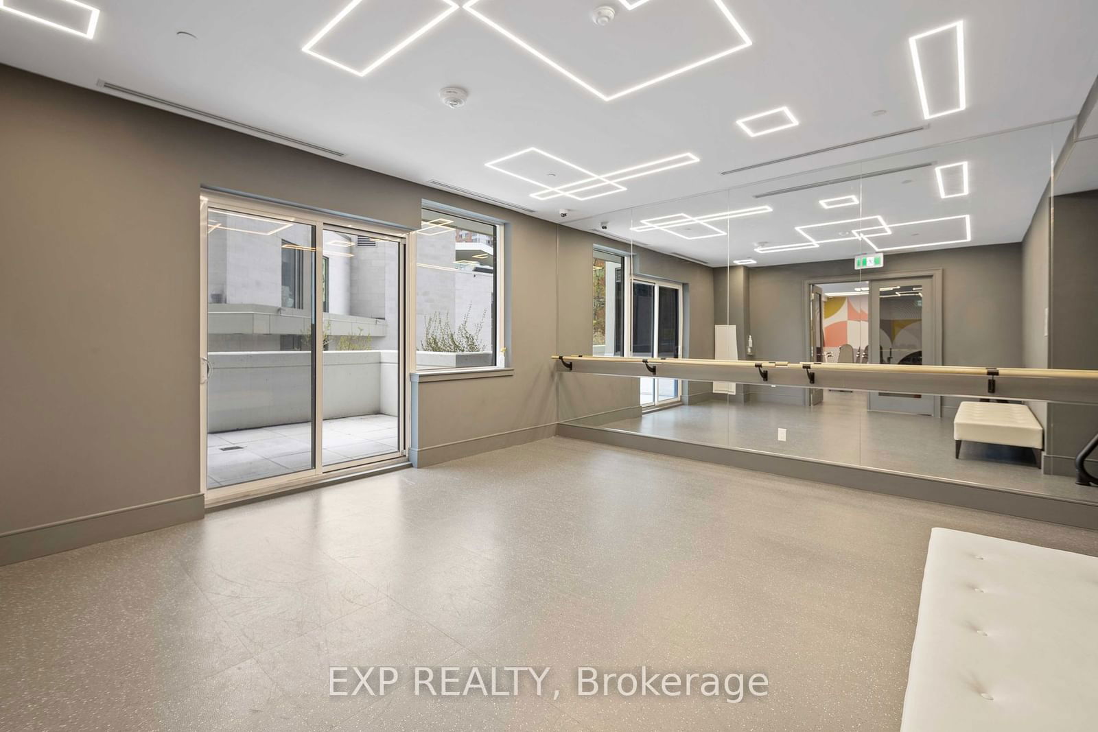 75 Canterbury Pl, unit 303 for sale - image #29