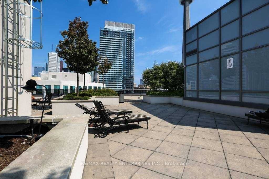 20 Blue Jays Way, unit 1109 for rent - image #32