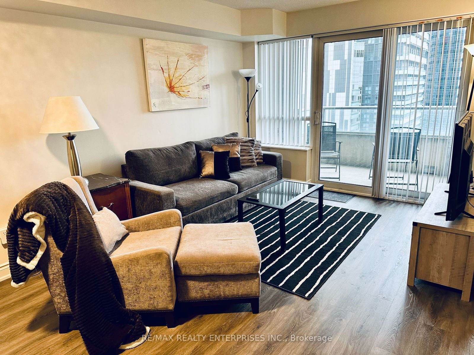 250 Wellington St W, unit 1435 for rent - image #6