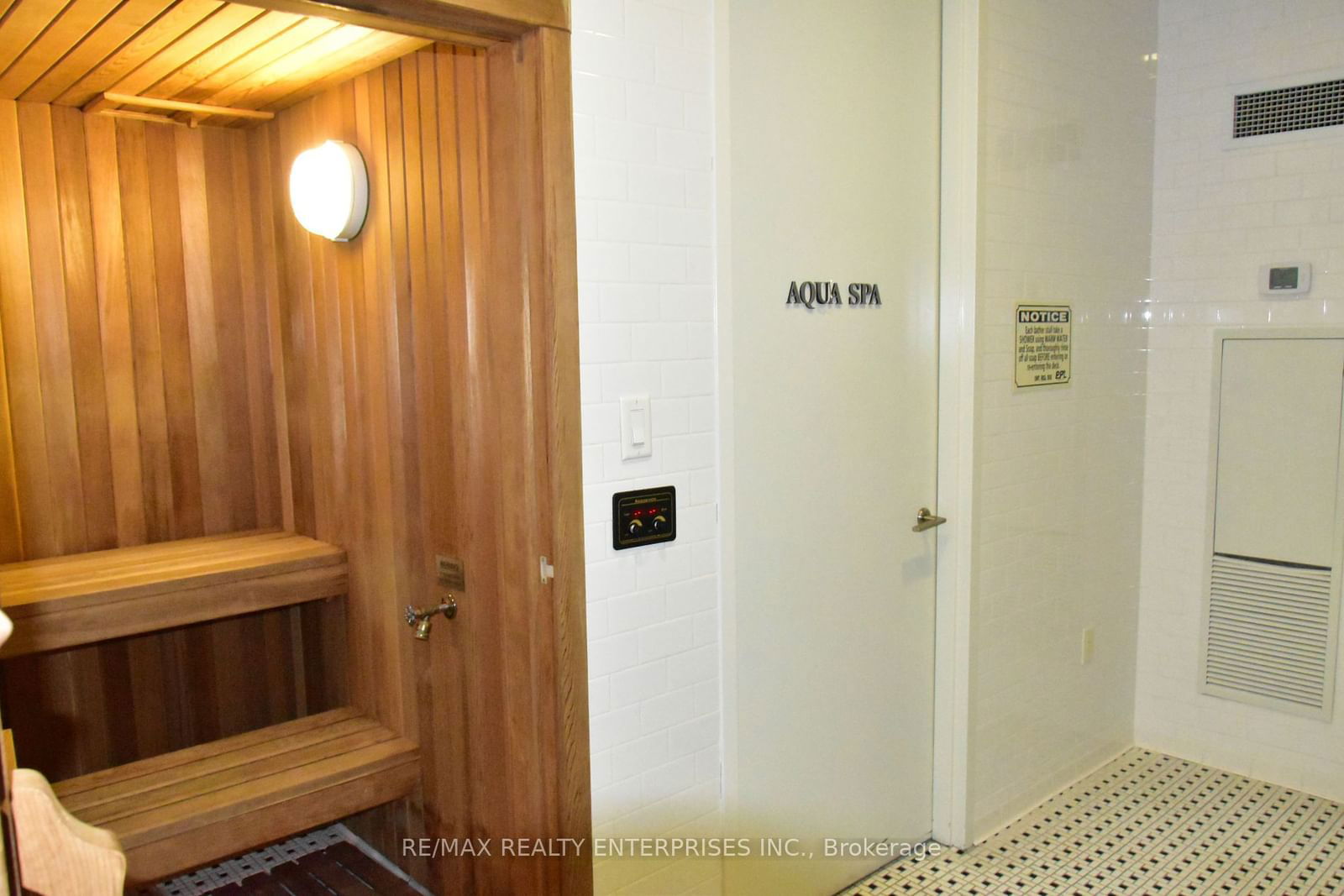 20 Blue Jays Way, unit 909 for rent - image #28