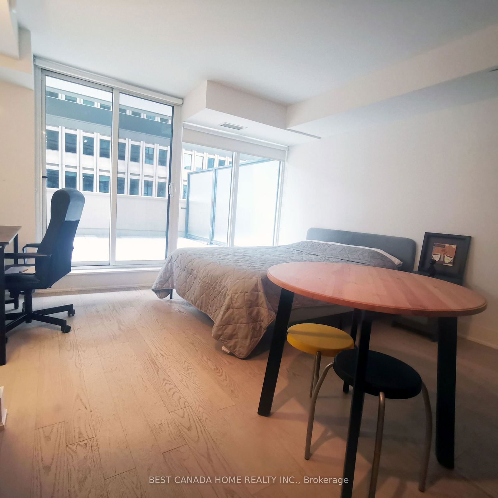 955 Bay St, unit 907 for rent - image #8