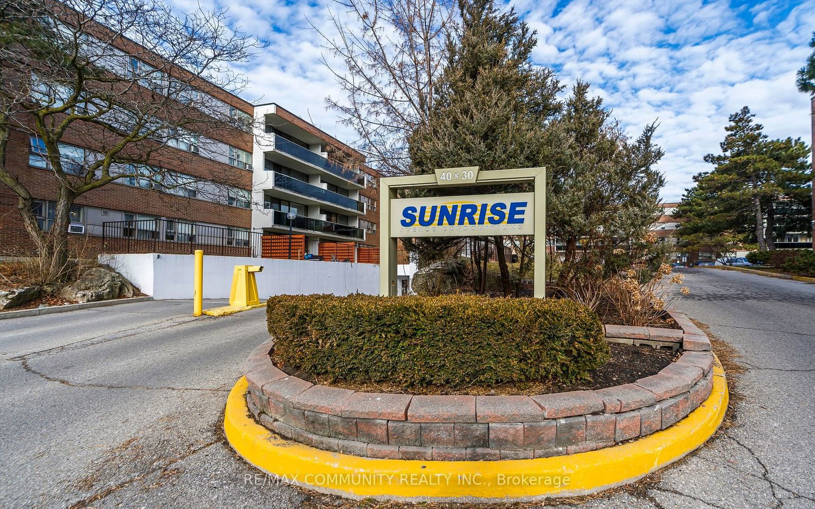 40 Sunrise Ave, unit 104 for sale - image #1