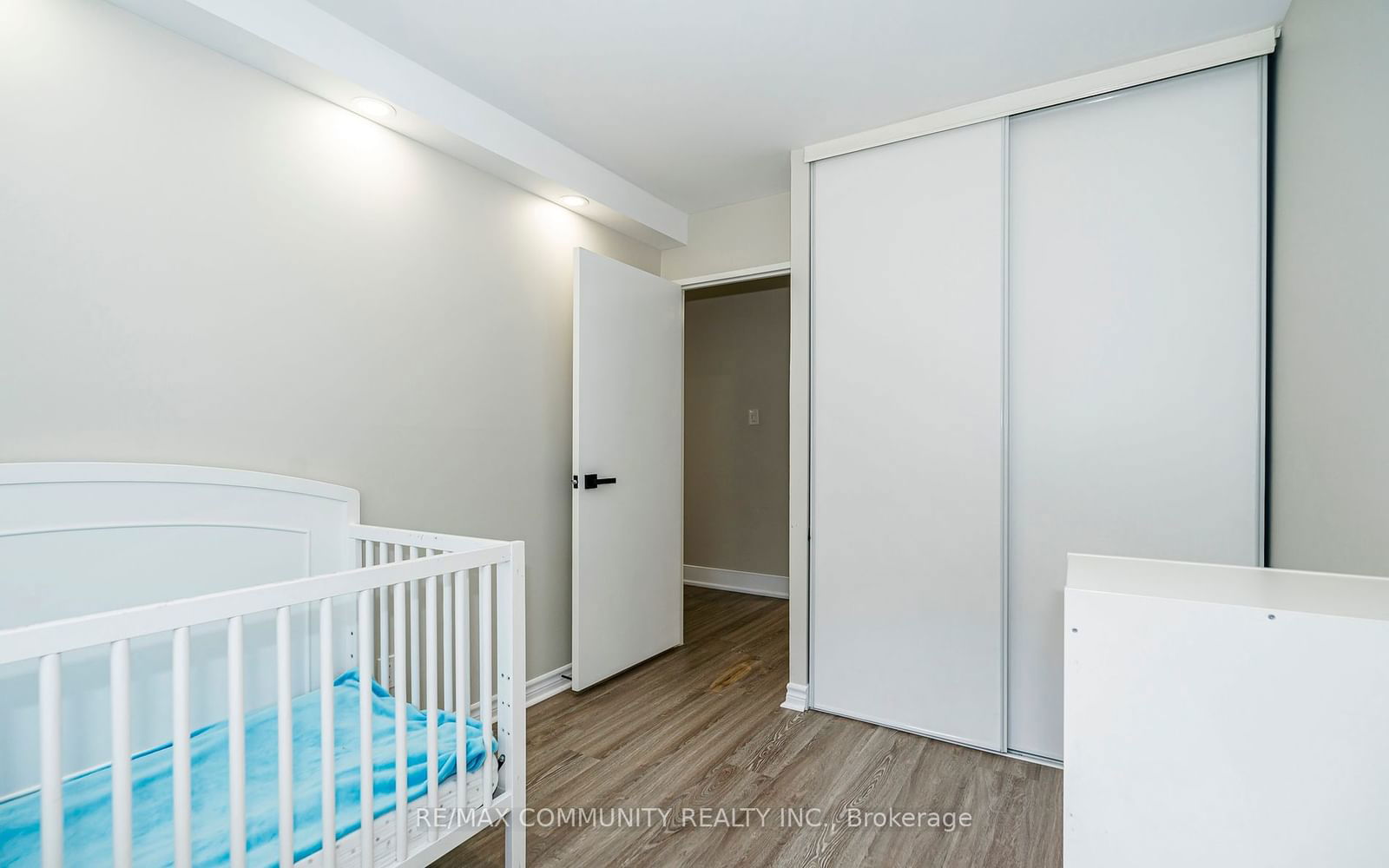 40 Sunrise Ave, unit 104 for sale - image #16