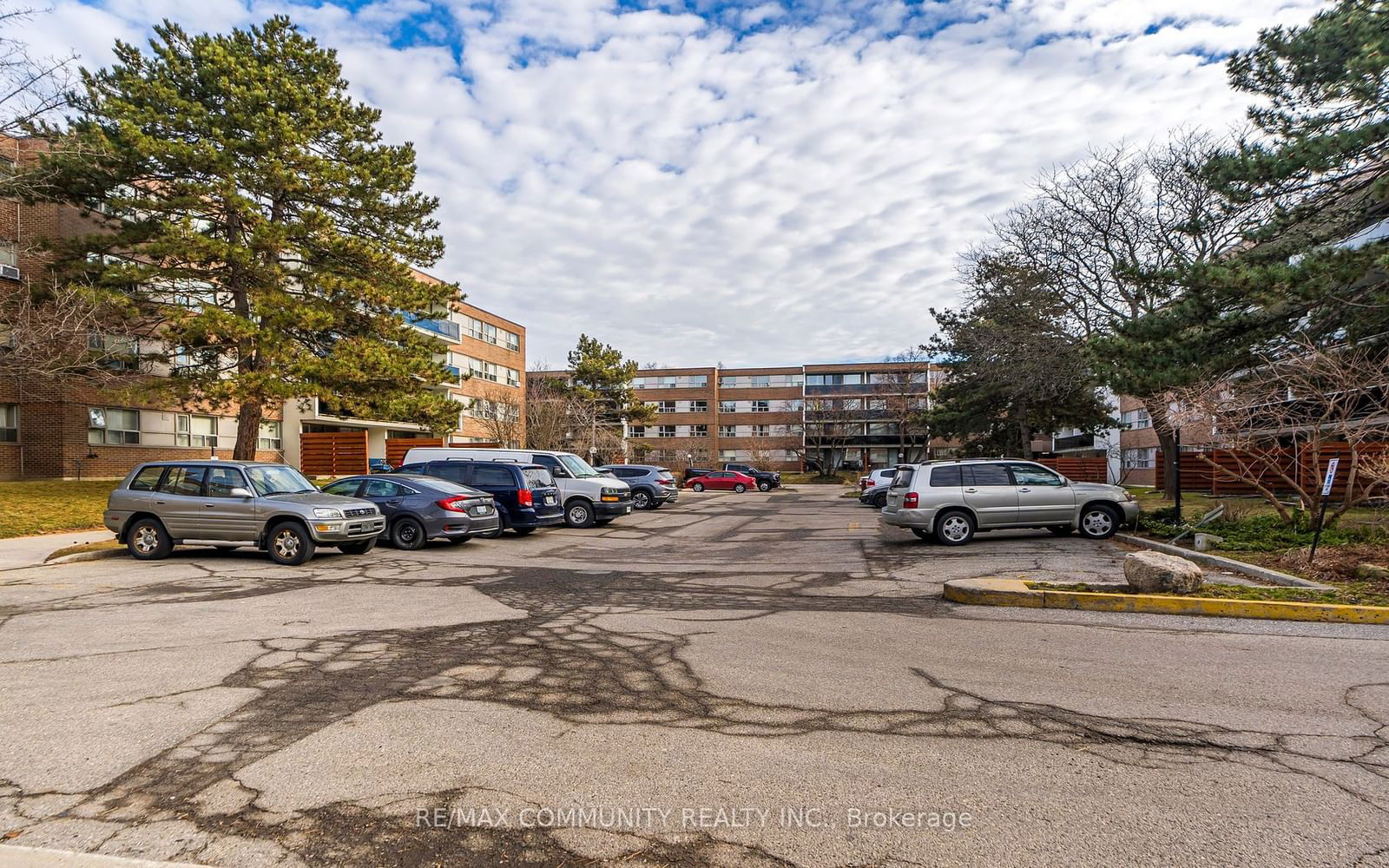 30-40 Sunrise Avenue Condos, North York, Toronto