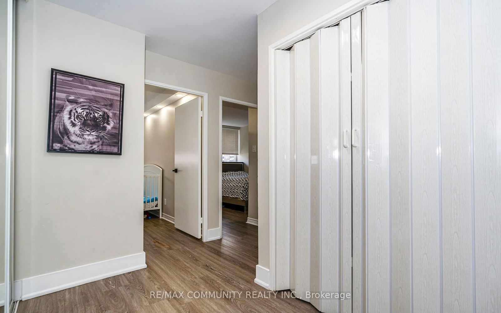 40 Sunrise Ave, unit 104 for sale - image #4