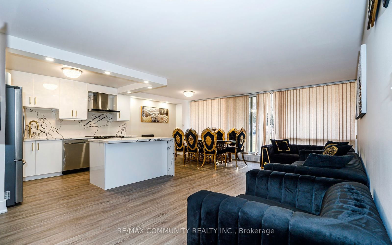 40 Sunrise Ave, unit 104 for sale