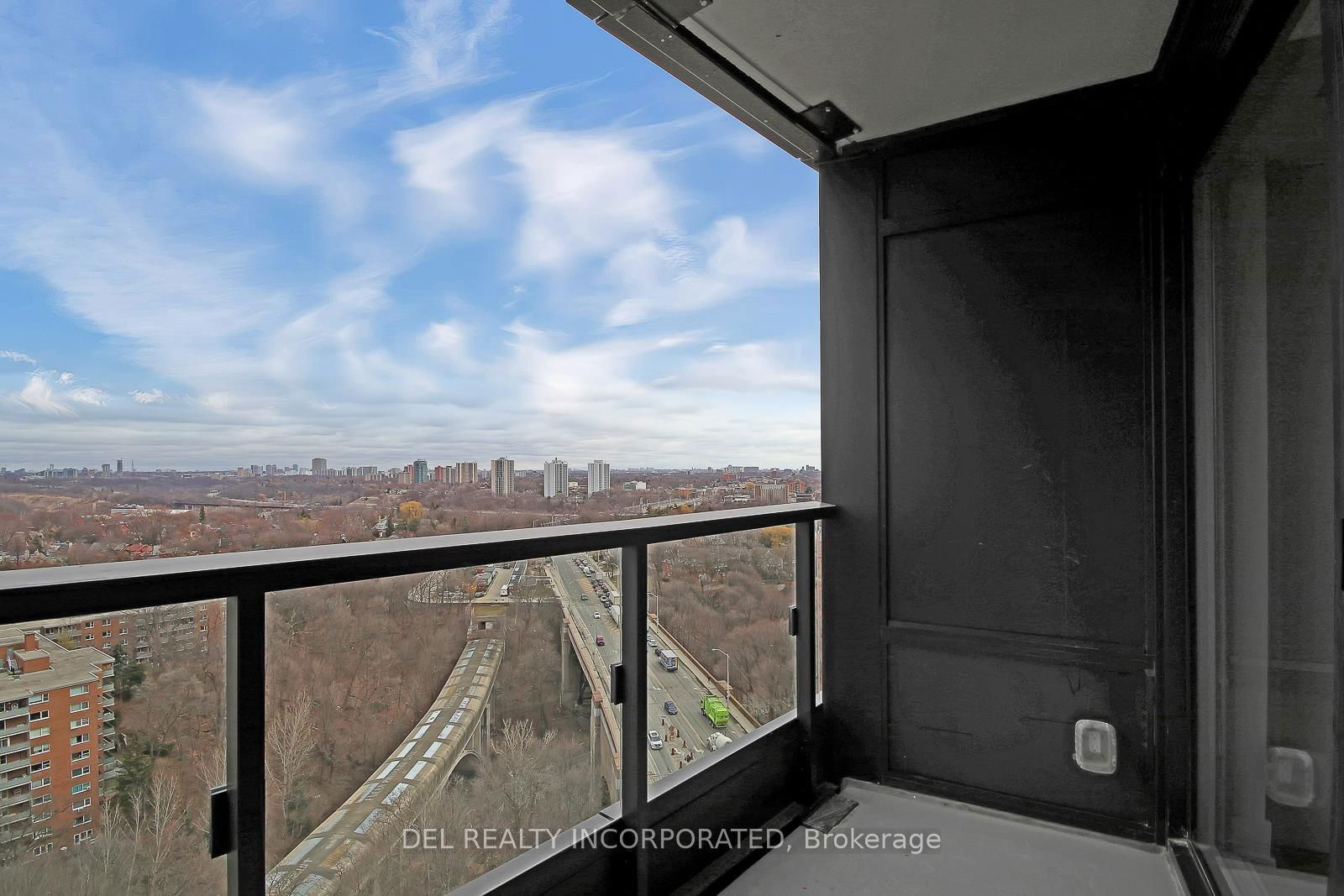 575 Bloor St E, unit 1711 for rent - image #6