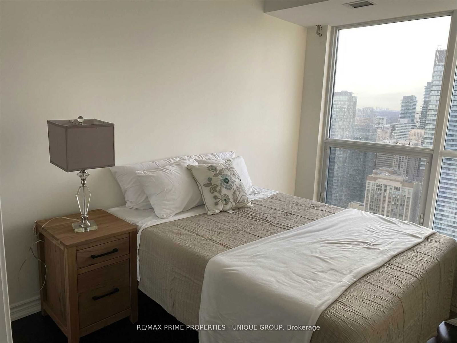 386 Yonge St, unit 4302 for sale - image #10