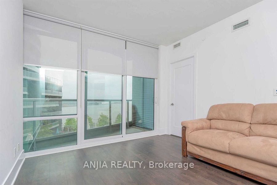 1 Edgewater Dr, unit 507 for rent - image #5