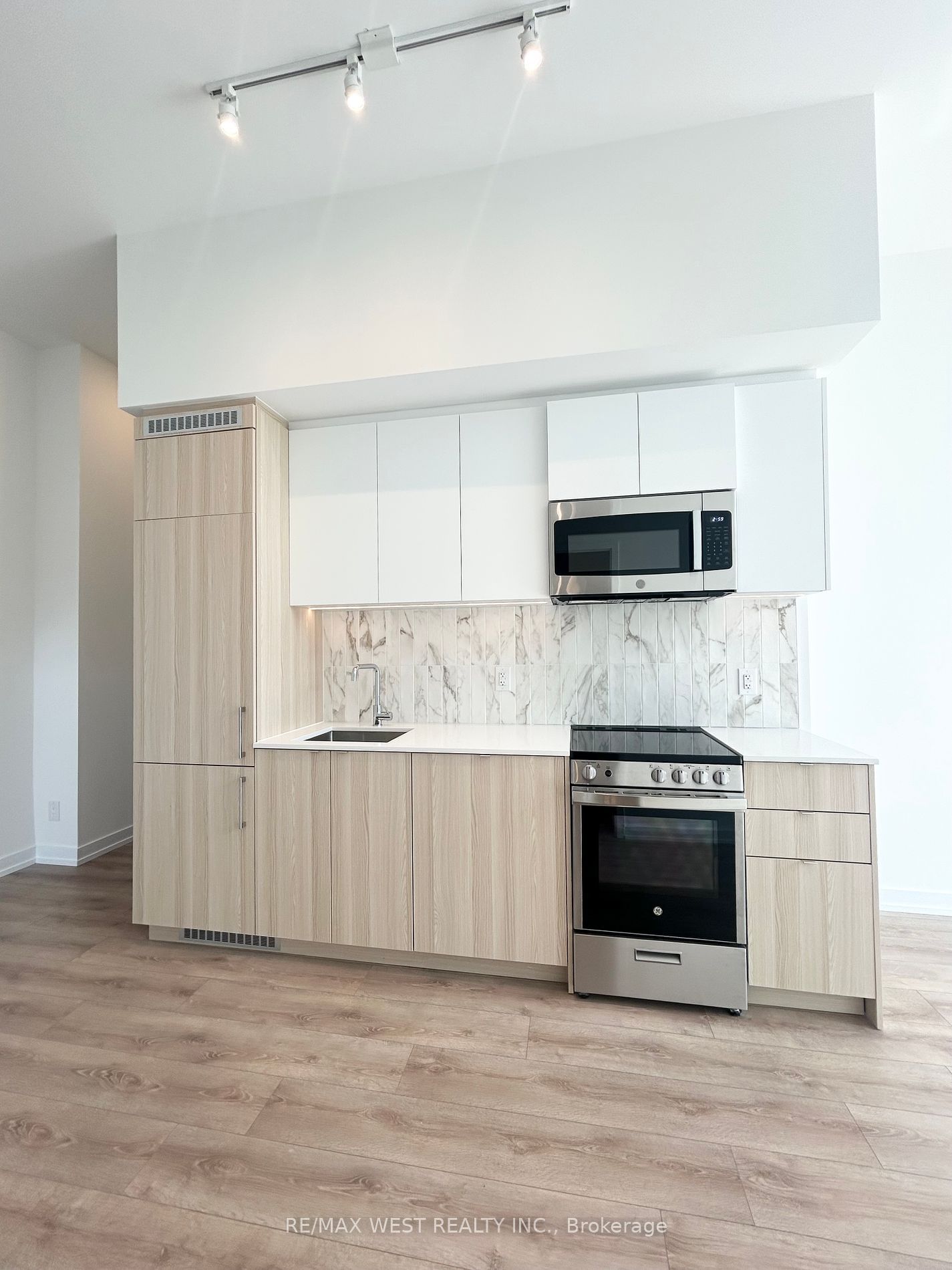 500 Dupont St, unit 216 for sale