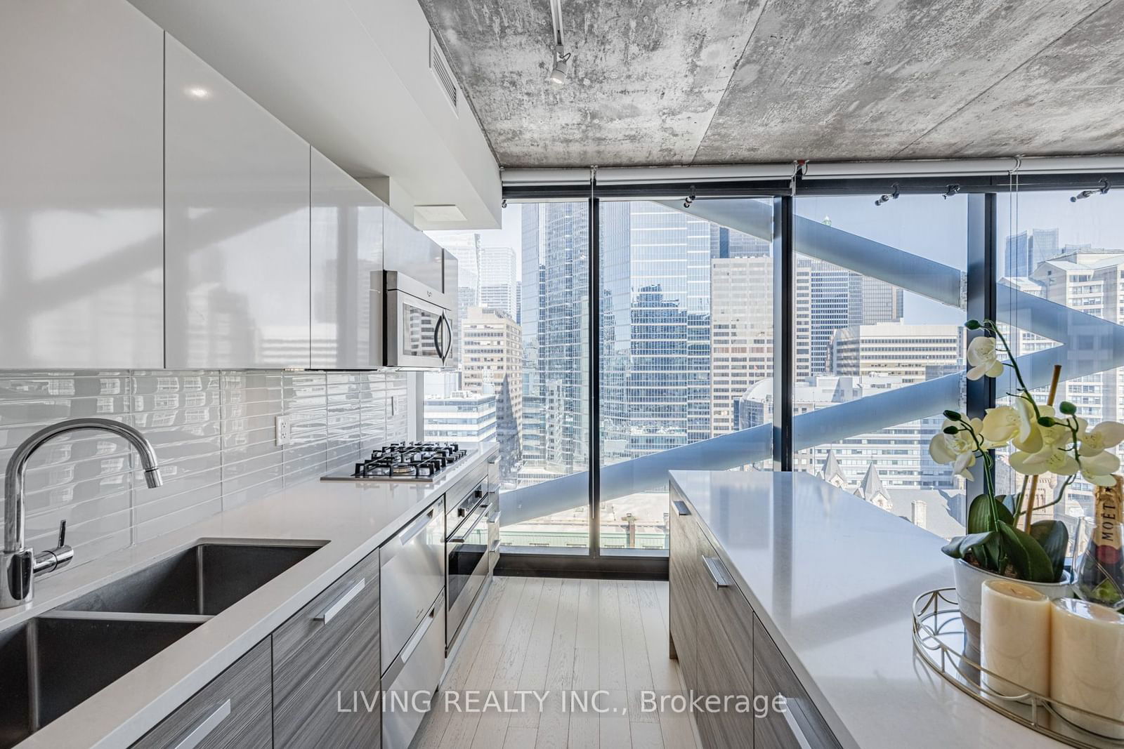 224 King St W, unit 1504 for sale - image #9