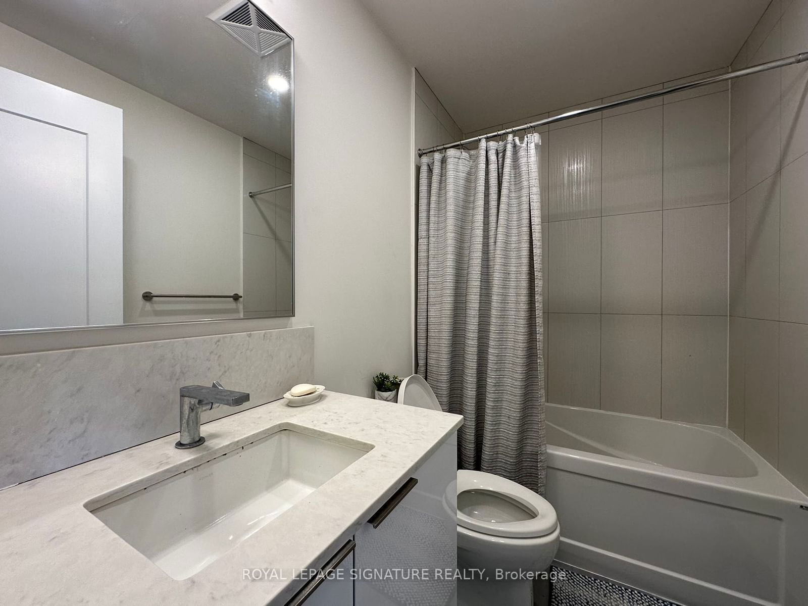 28 Freeland St, unit 3806 for rent - image #9