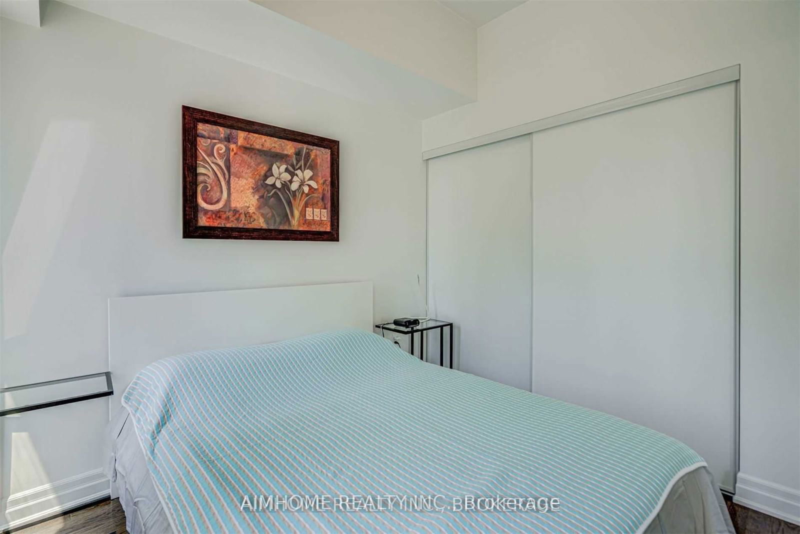 8 The Esplanade St, unit 602 for rent