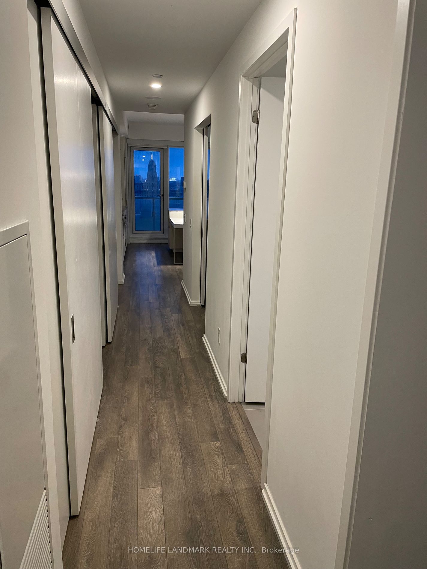 197 yonge St, unit 1611 for rent