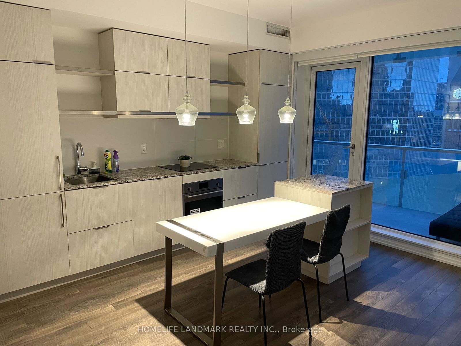 197 yonge St, unit 1611 for rent - image #4