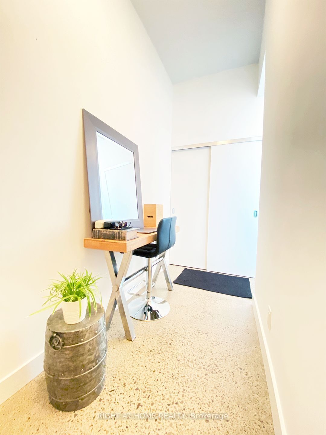 510 King St E, unit 302 for sale - image #3