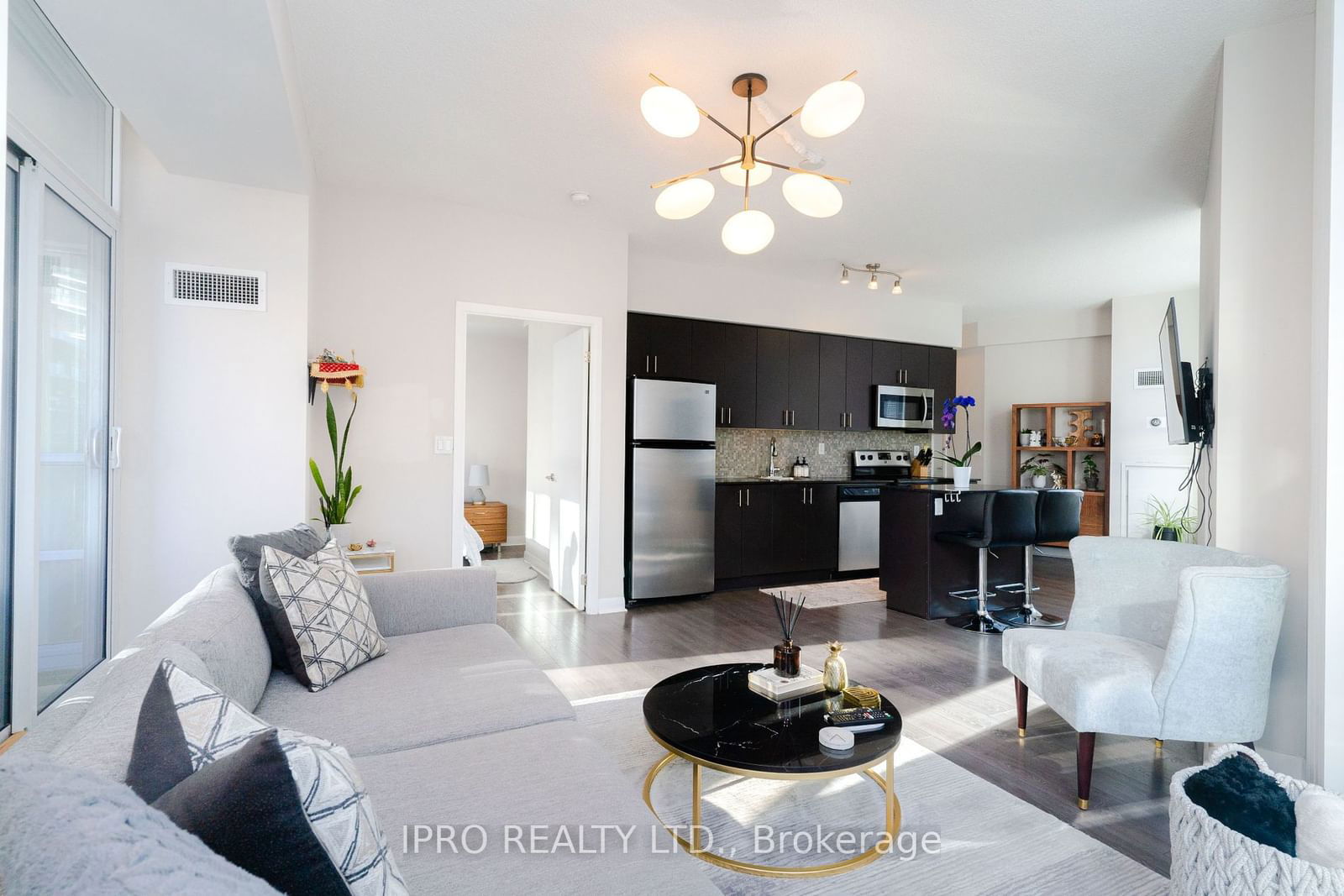 15 Bruyeres Mews, unit 414 for sale - image #10