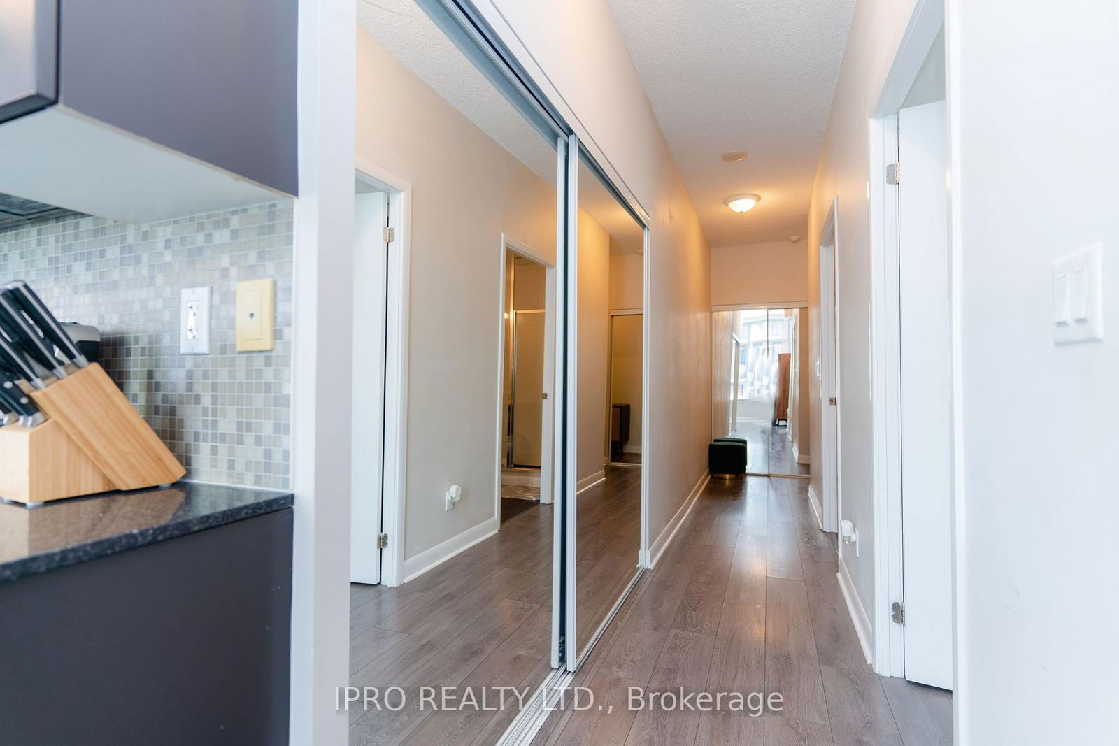 15 Bruyeres Mews, unit 414 for sale - image #4