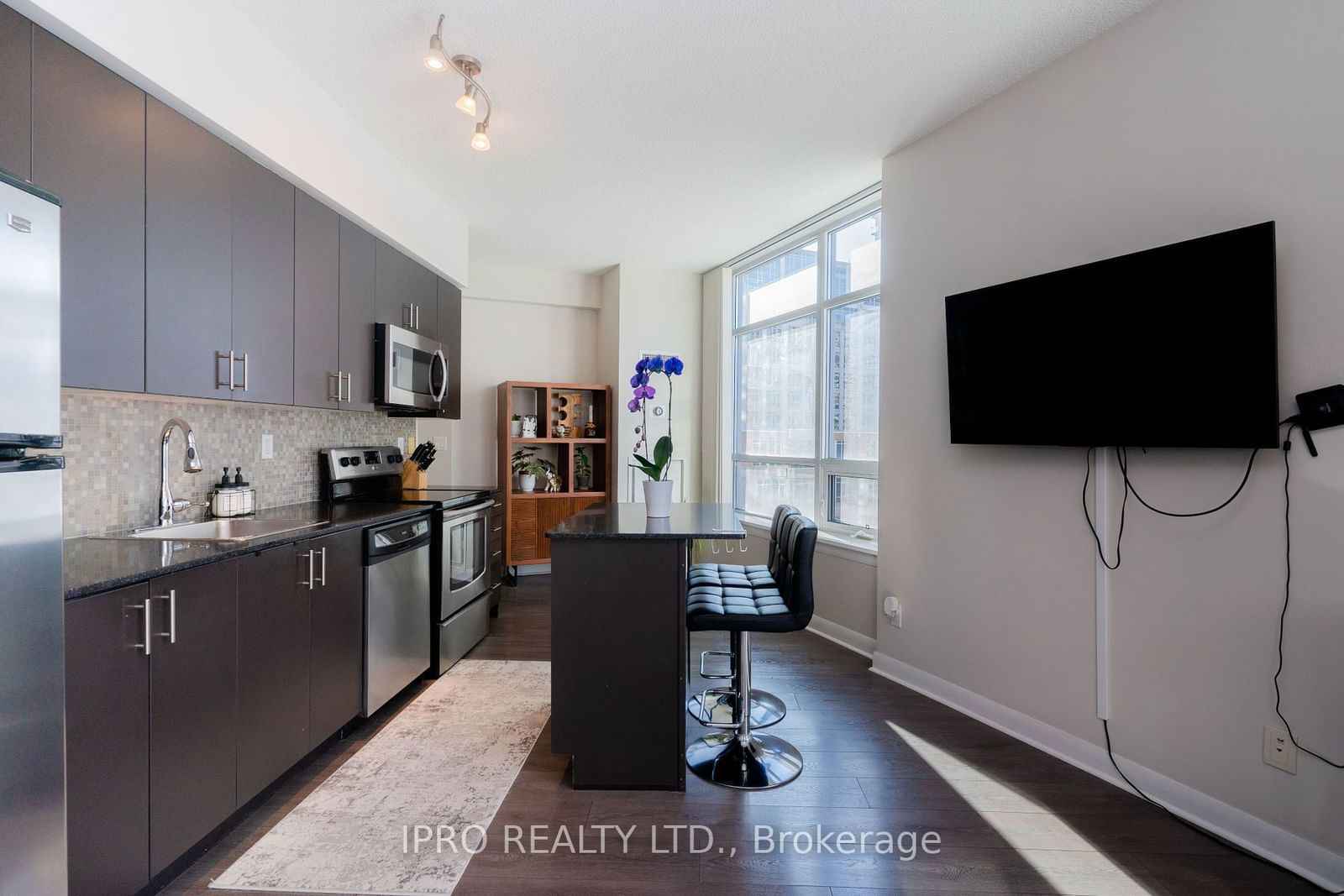 15 Bruyeres Mews, unit 414 for sale - image #8