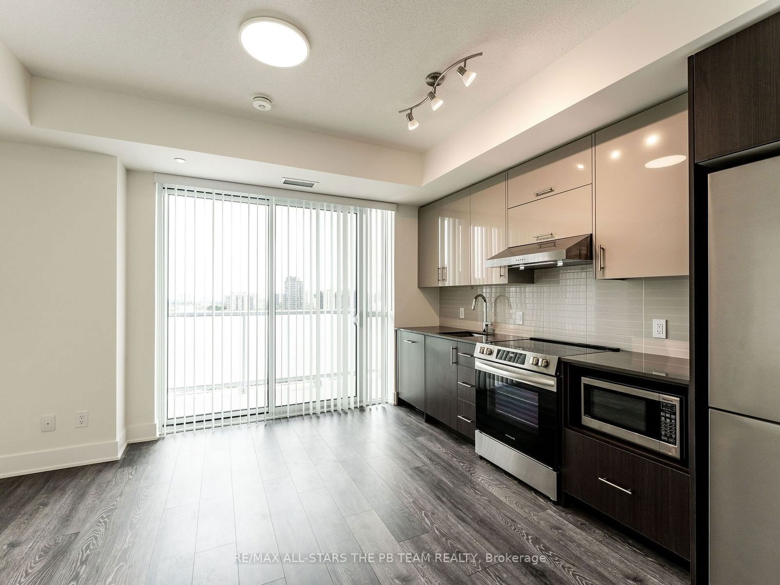 188 Fairview Mall Dr, unit 1512 for rent - image #10