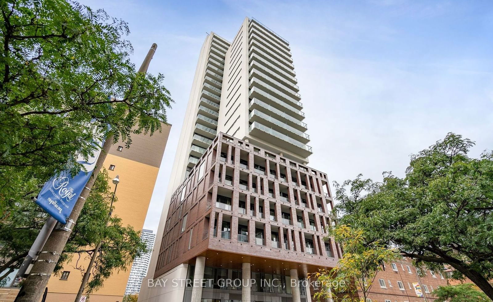 81 Wellesley St E, unit 2207 for sale