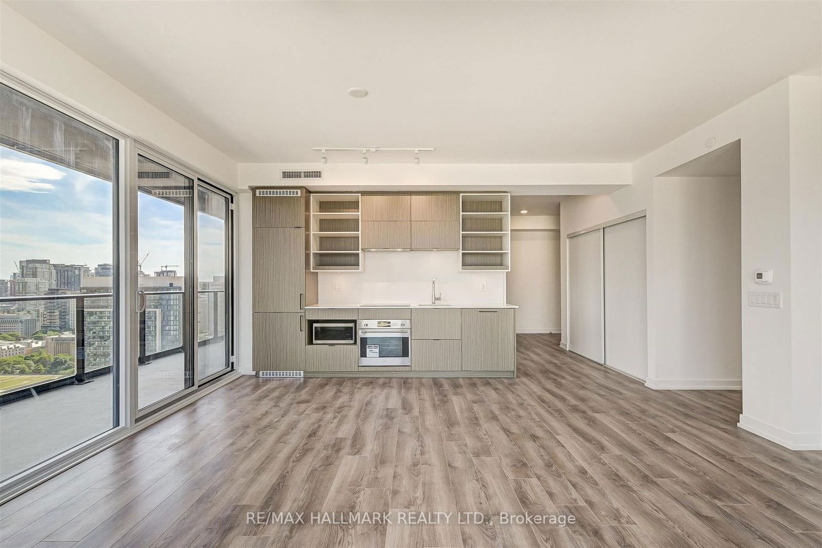 20 Edward St, unit 2603 for rent