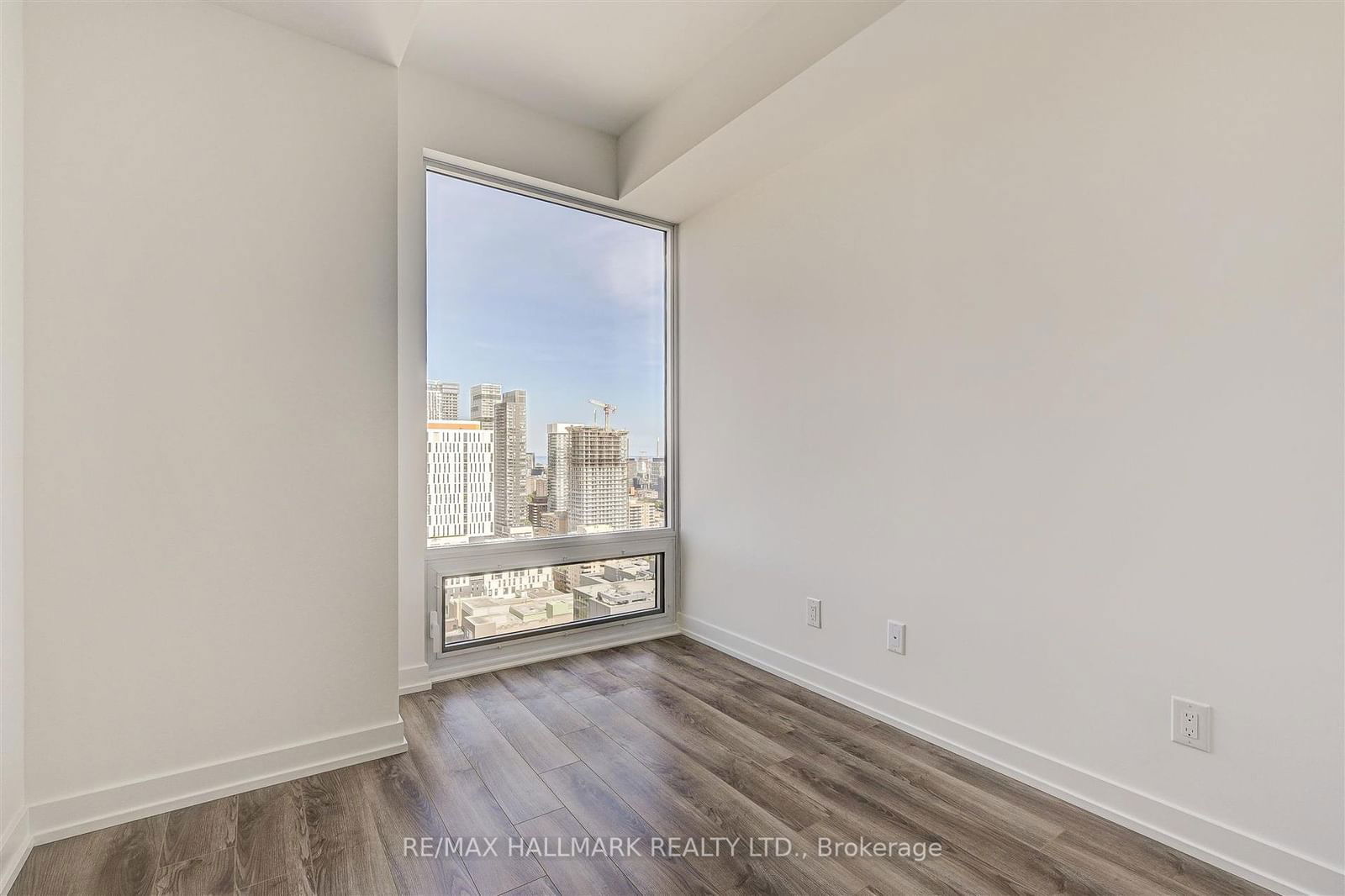 20 Edward St, unit 2603 for rent