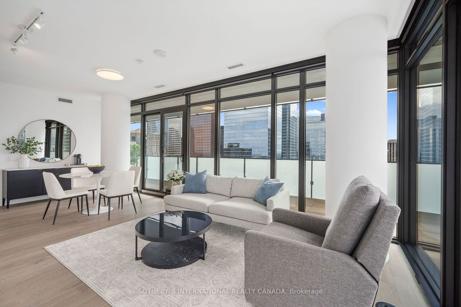 20 Lombard St, unit 3411 for sale - image #2