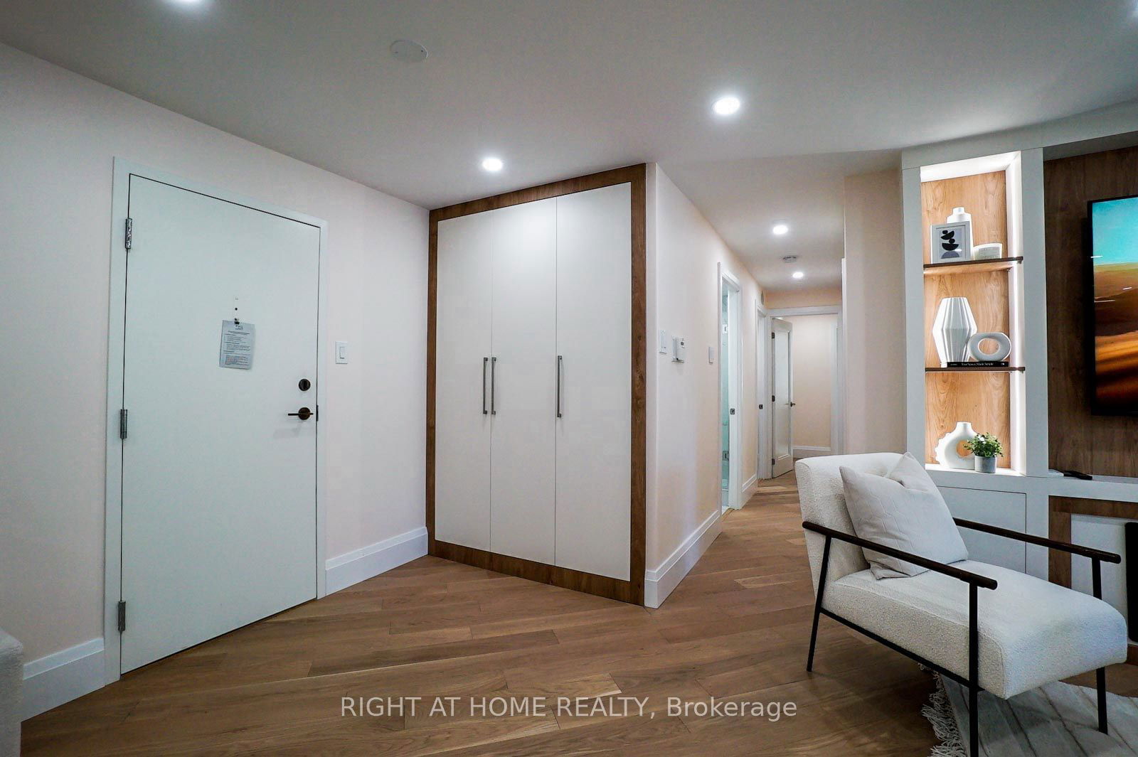 18 Lower Village Gate, unit 107 for sale - image #16