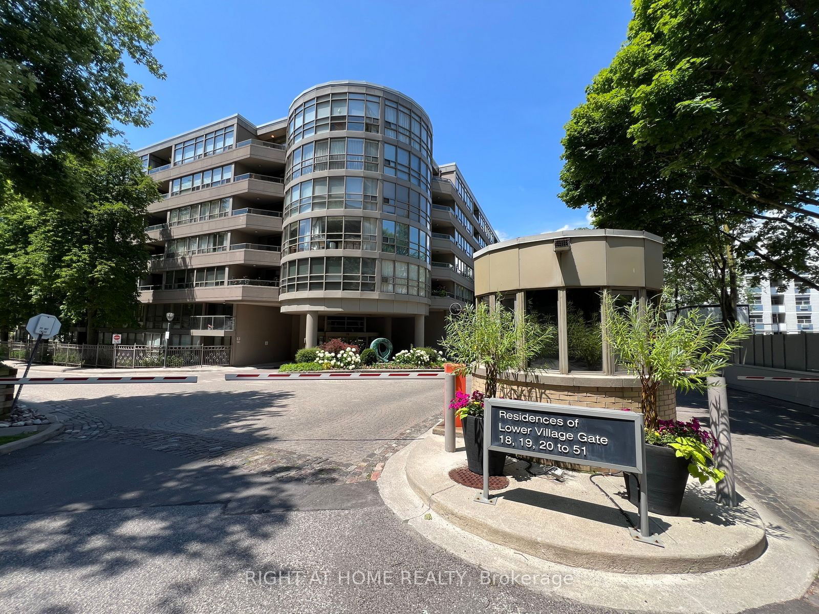 Village Gate, Midtown, Toronto