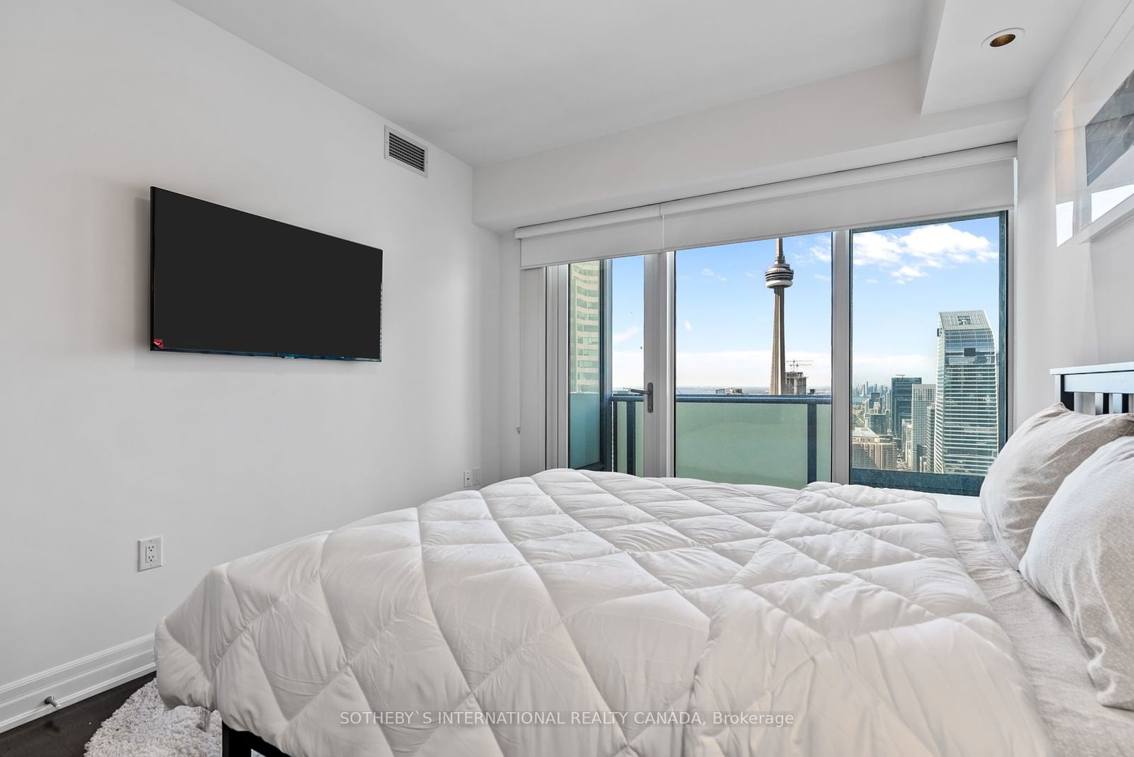 8 The Esplanade, unit 5302 for rent