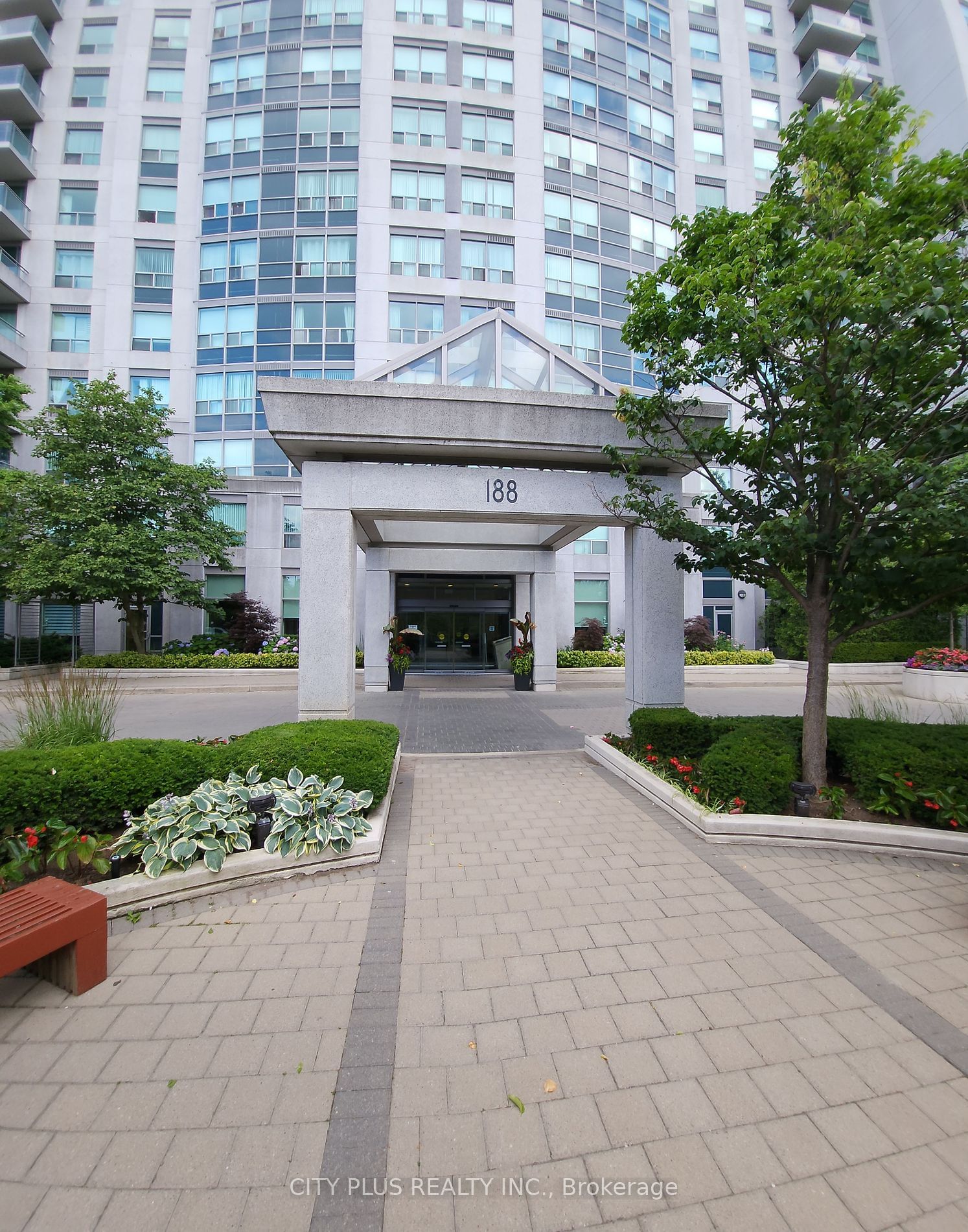 188 Doris Ave, unit 411 for sale - image #2