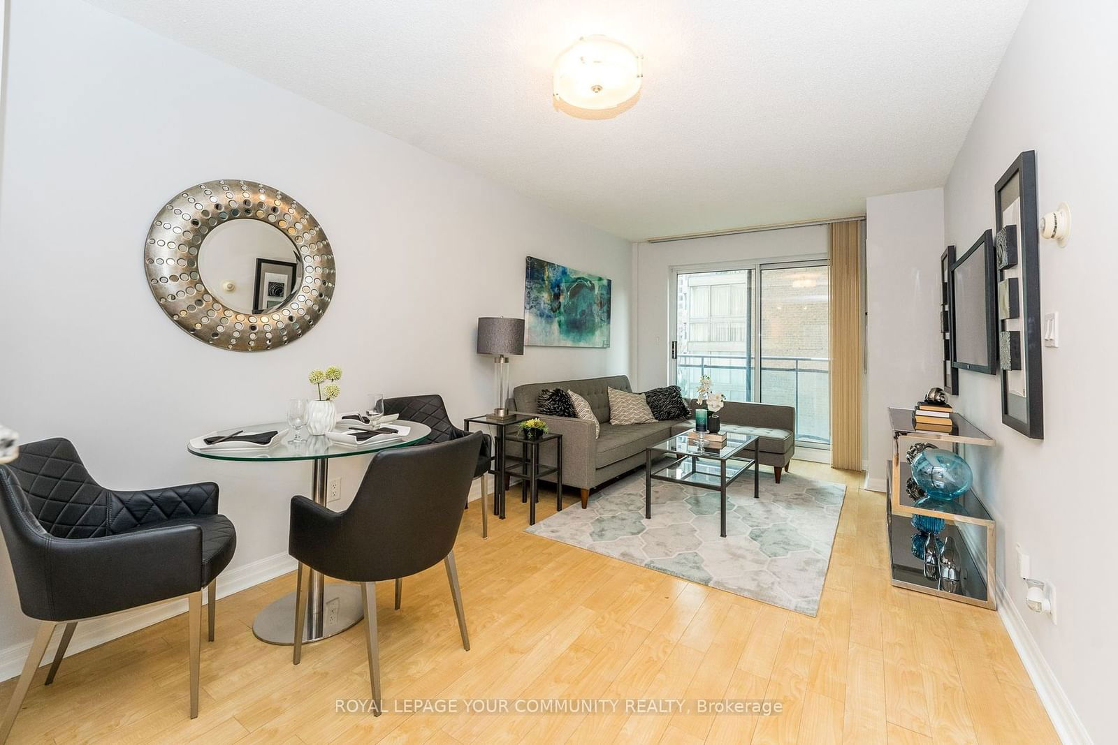 300 Bloor St E, unit 611 for sale - image #2