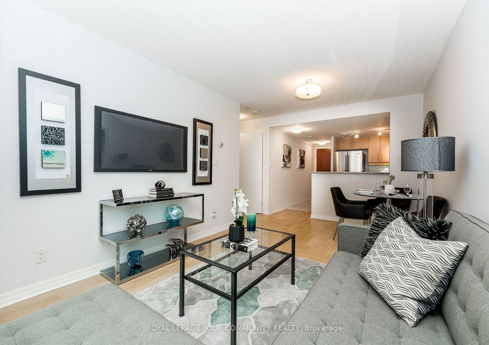 300 Bloor St E, unit 611 for sale - image #4