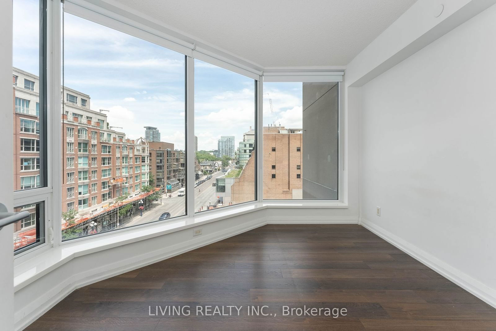 155 Yorkville Ave, unit 517 for rent - image #4