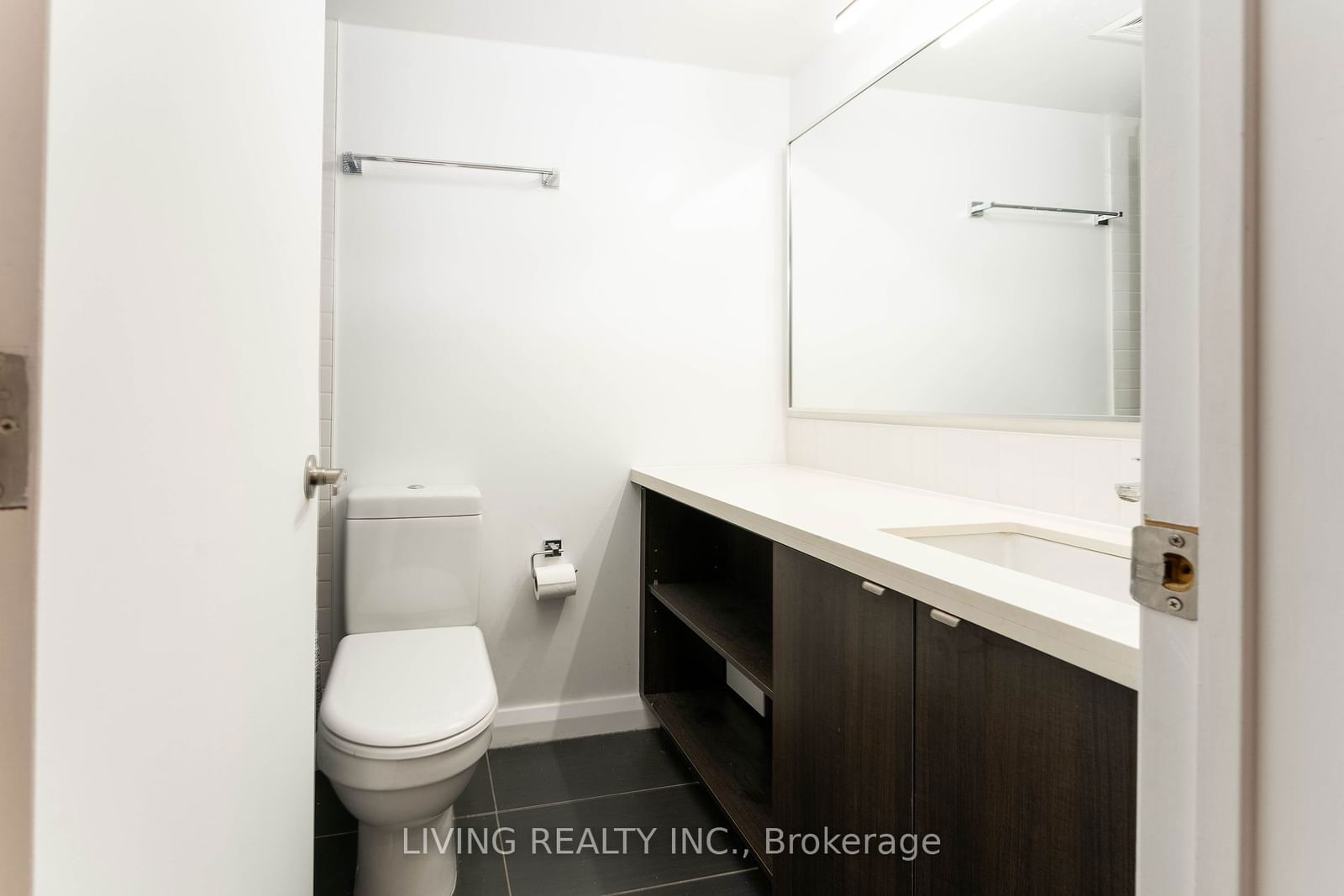 155 Yorkville Ave, unit 517 for rent - image #7