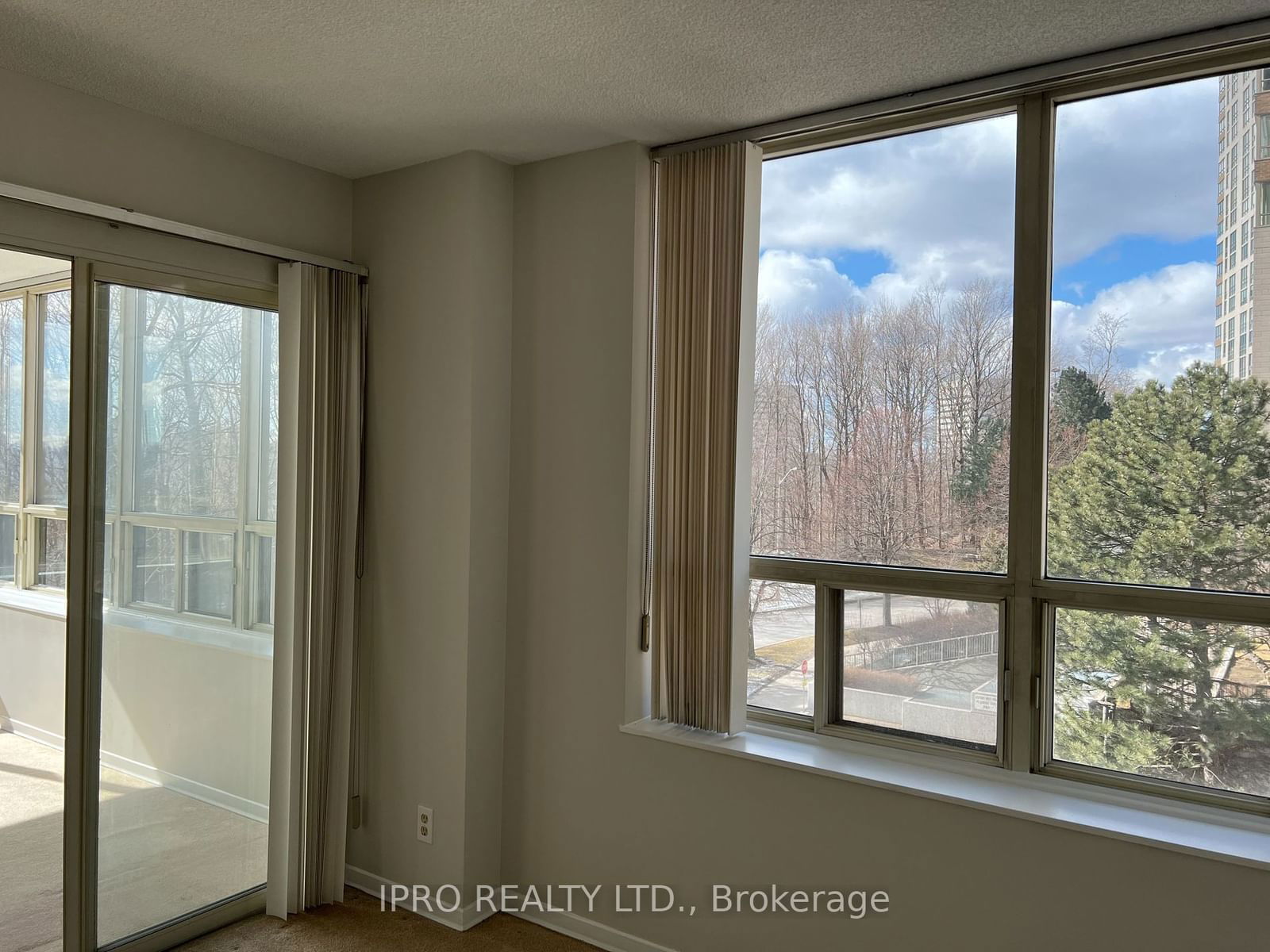 195 Wynford Dr, unit 402 for rent - image #13