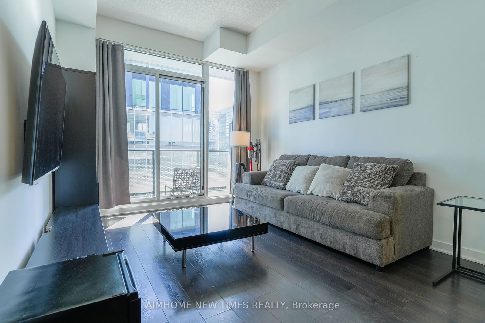 125 Blue Jays Way, unit 5307 for sale - image #3