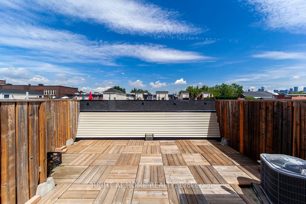 208 Niagara St, unit 36 for sale - image #30